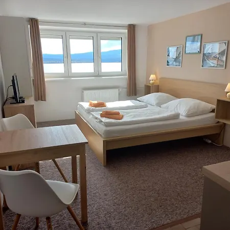 ペンション カラ ゲストハウス 3*